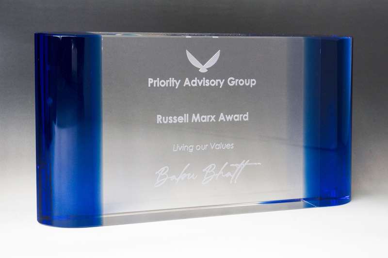 Kristall-Horizontaler doppelkantiger gebogener Block