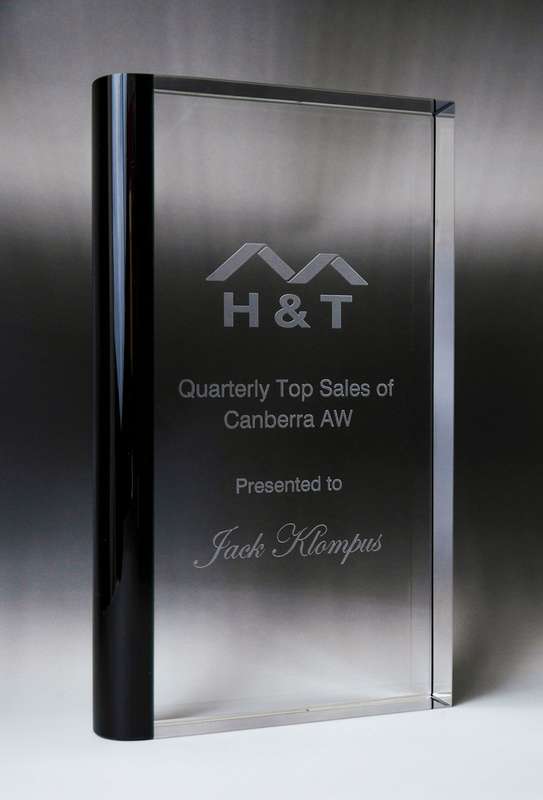 Kristall-Vertikaler einseitig gekrümmter Block