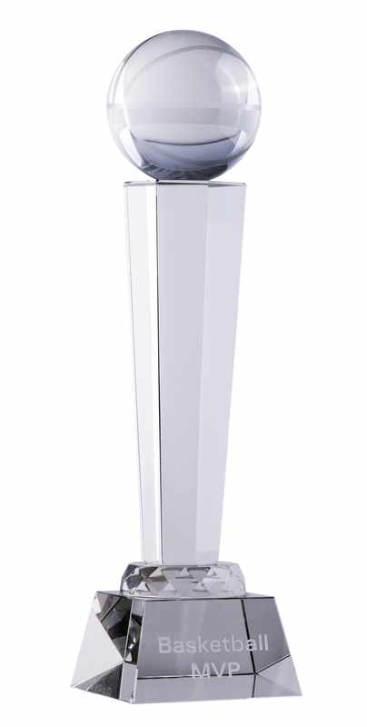 Kristall-Basketball auf Ständer