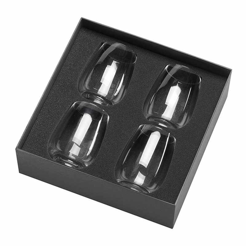 Vier stiellose Weingläser