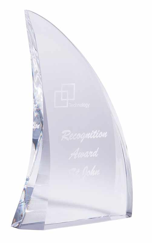 Infiniti Crystal – Gebogenes Segel