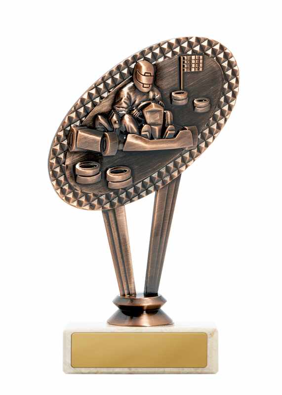 Metall-Motorsportmotiv auf Sockel