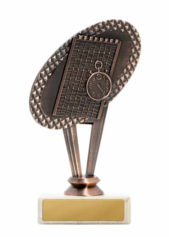 Schwimmendes Metallmotiv auf Sockel